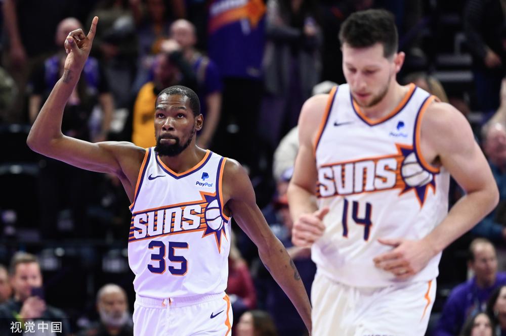 他以场均8 他以场均8