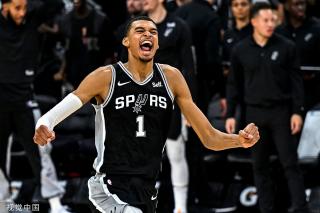 访中表现出 访中表现出